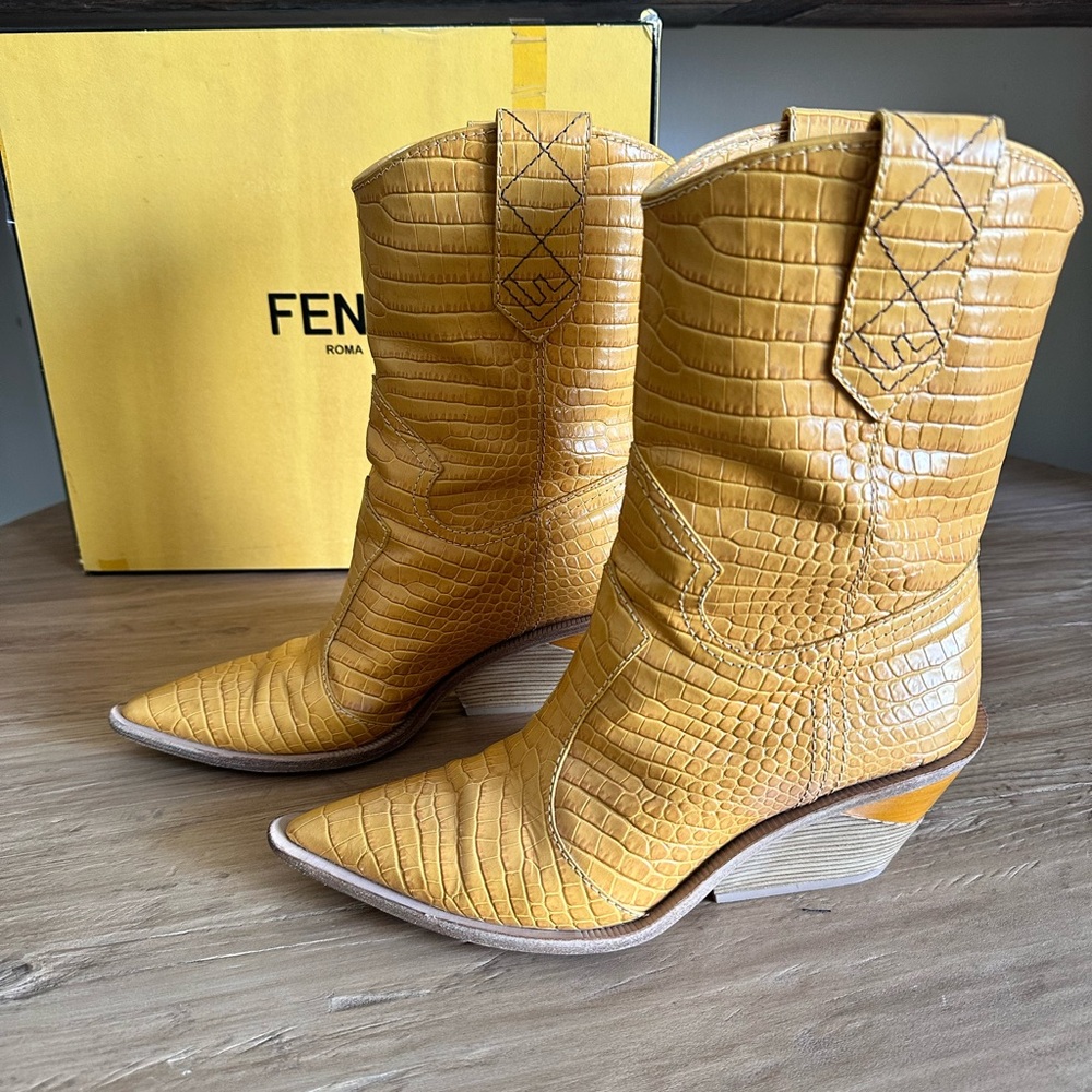 Authentic Fendi Cowboy boots in yellow crocodile size 38